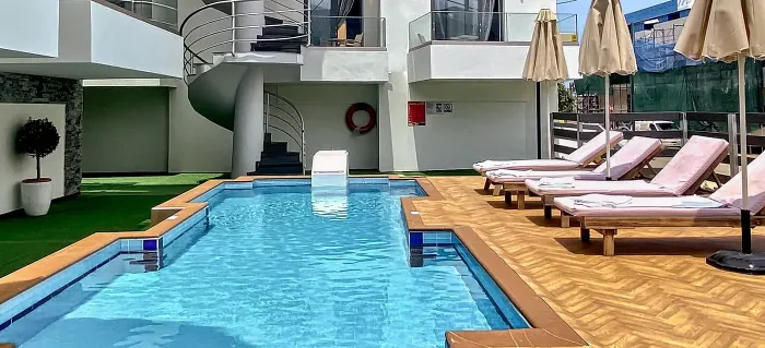 Zdjęcie 2: Romanias Apartments