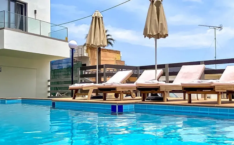 Romanias Apartments