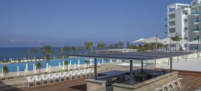 Zdjęcie 2: King Evelthon Beach Hotel and Resort