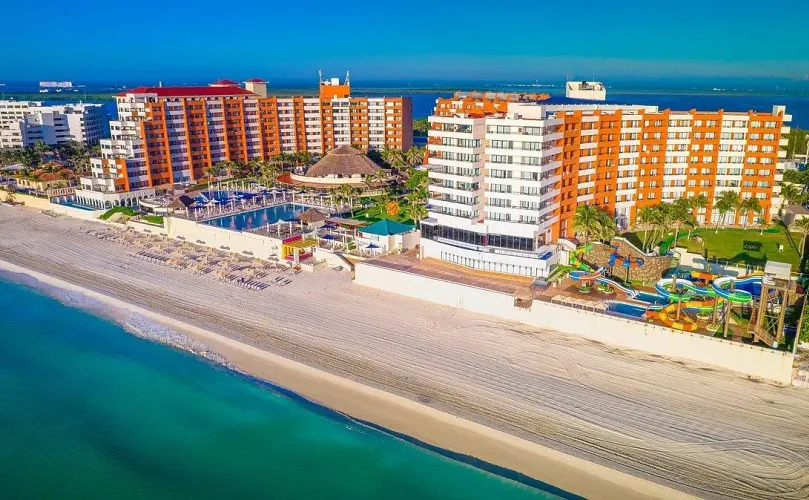 Crown Paradise Club Cancun